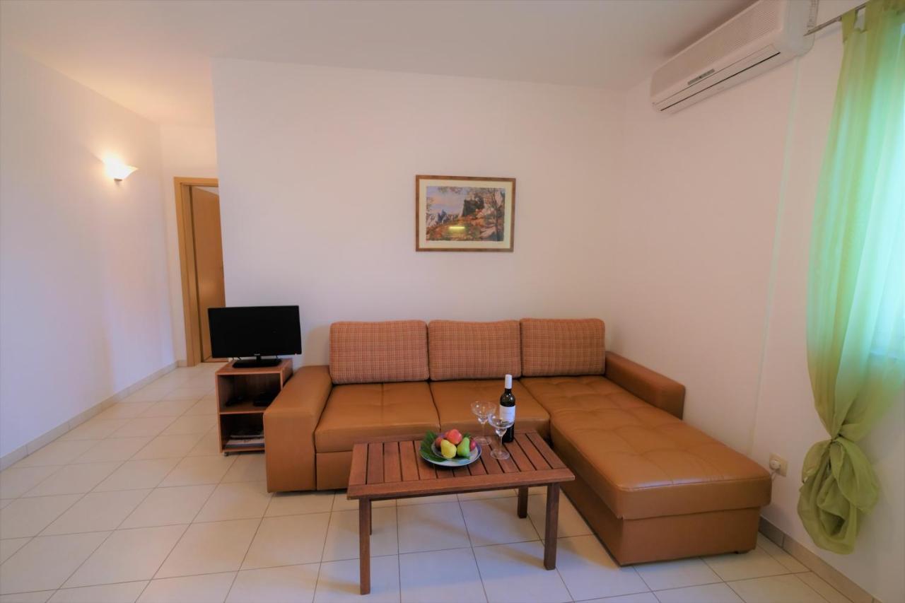 Apartments Coral, Klimno, Island Krk 외부 사진