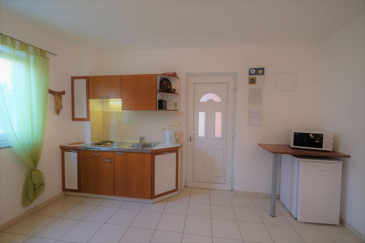 Apartments Coral, Klimno, Island Krk 외부 사진