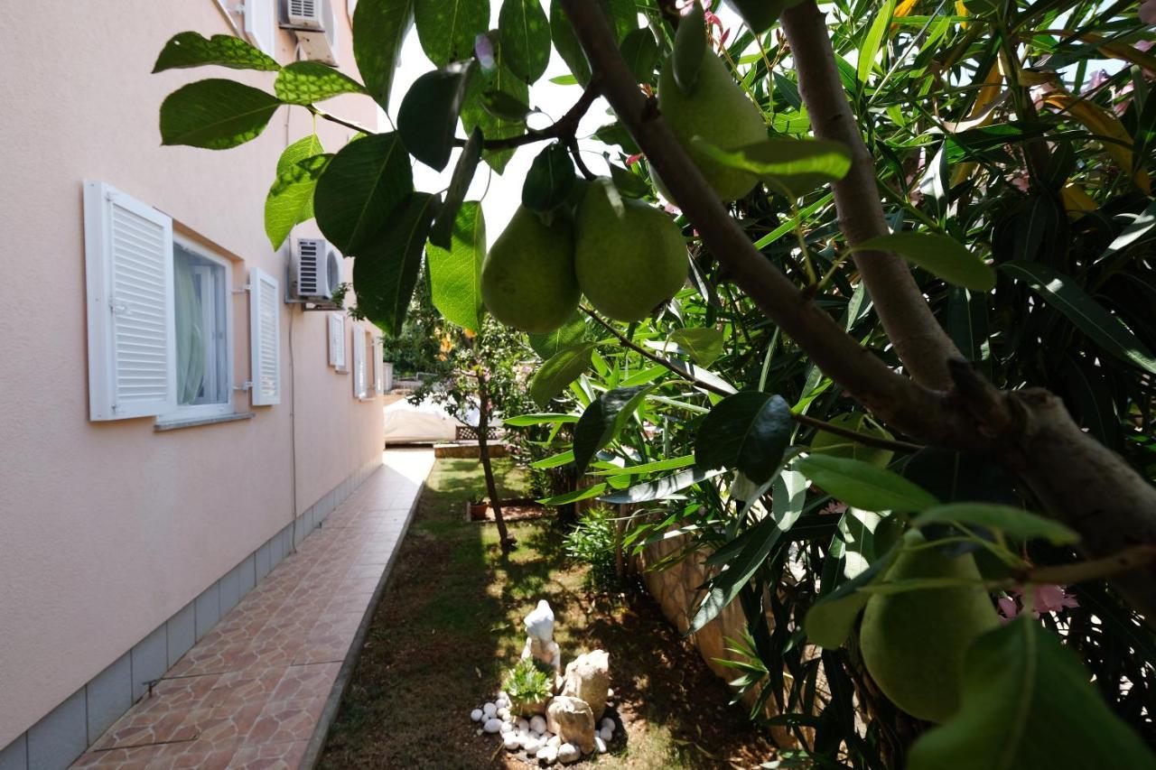 Apartments Coral, Klimno, Island Krk 외부 사진